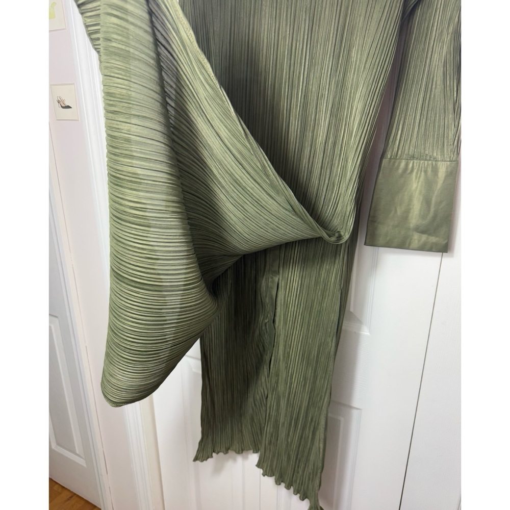 Missguided Olive Green Plissé Button Front Shirt Midi Dress Size 14 XL - Picture 5 of 6